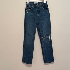 Abercrombie Curve Love 90’s Ultra High Rise Straight